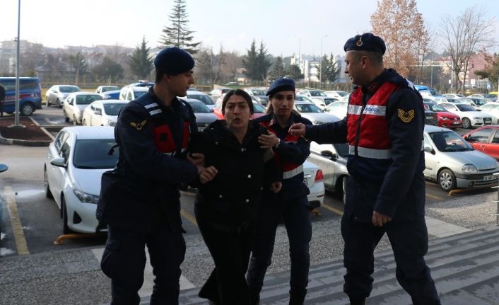 Bolu’da, kimlik kontrolünde yakalanan DHKPC’li kadın adliyeye sevk edildi