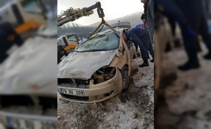 Bozüyük’te otomobil devrildi; 1 ölü, 2 yaralı