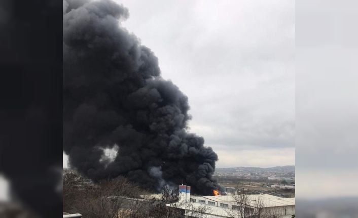 Bursa’da geri dönüşüm fabrikasında büyük yangın