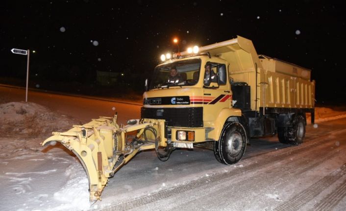 Çorum Belediyesi’nden kar mesaisi