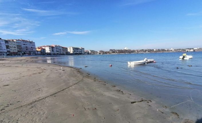 Deniz 30 metre çekildi, ilk kez görenler paniğe kapıldı