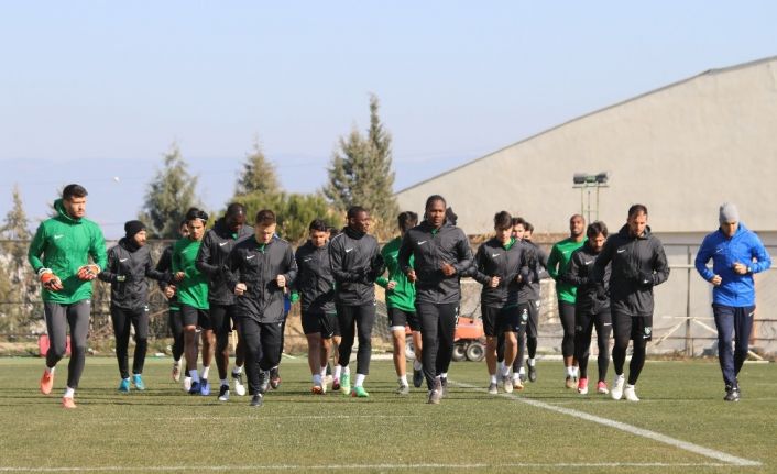 Denizlispor, 3 eksikle çalıştı