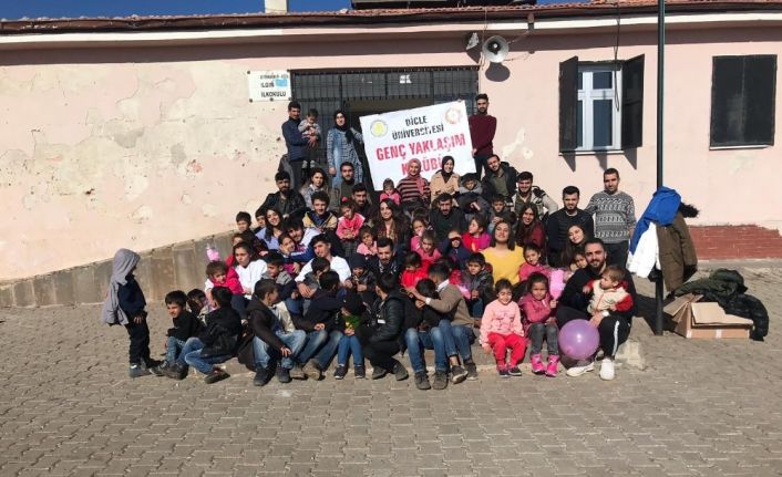 Dicle Üniversitesi öğrencileri miniklere umut oldu