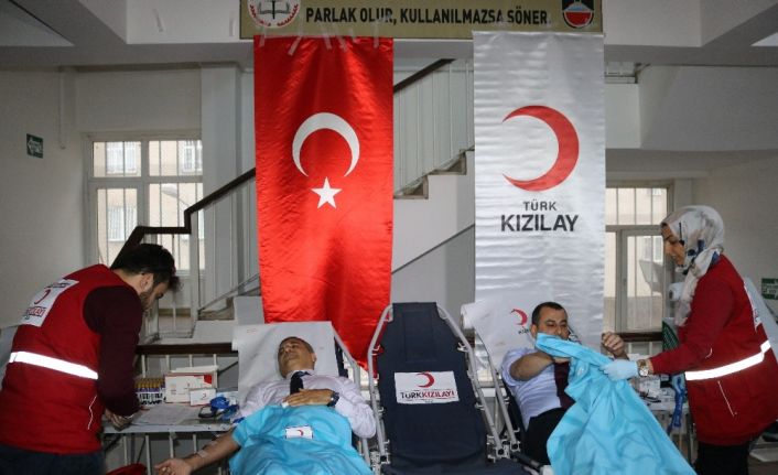 Diyarbakır İl Milli Eğitim Müdürlüğünden Kızılay’a kan bağışı seferberliği