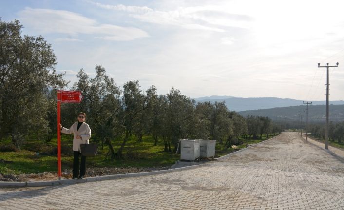 Efsane eğitimcinin adı sokağa verildi