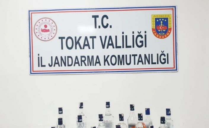 Eğlence merkezinden 19 litre kaçak içki çıktı