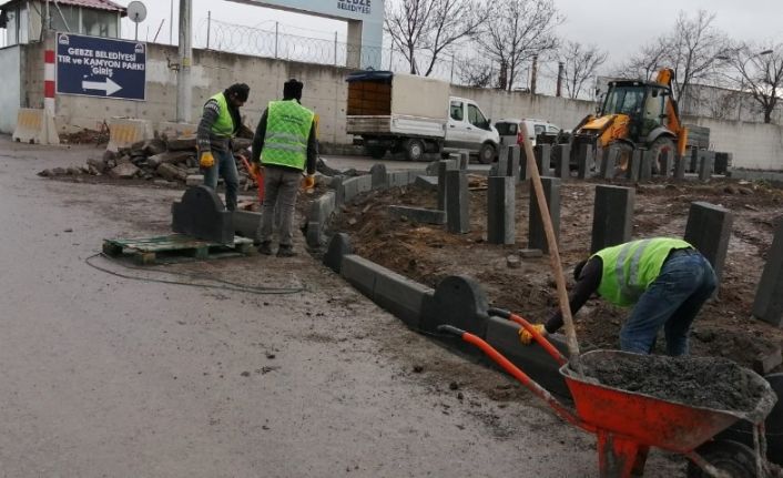 Gebze’de yol yapım çalışmaları sürüyor işleri