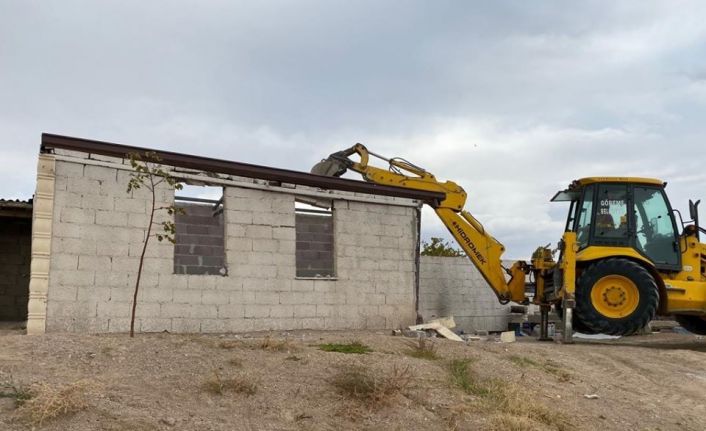 Göreme’de 46 kaçak yapı yıkıldı