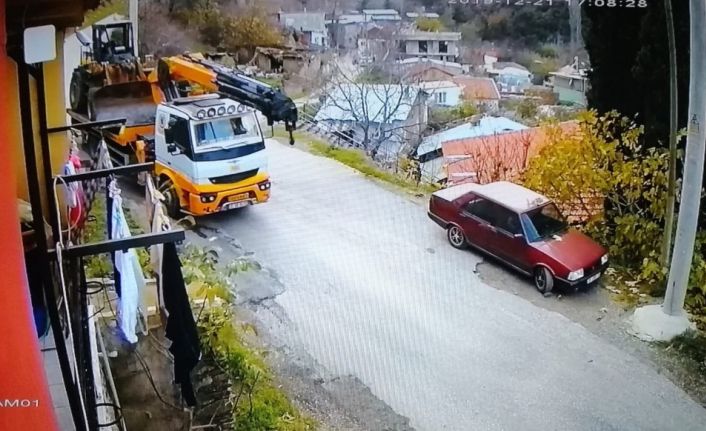 İzmir’de iş makinesi çaldığı iddia edilen şüpheli yakalandı