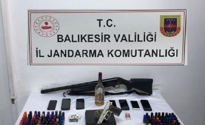 Jandarmadan uyuşturucu şüphelilerine operasyon