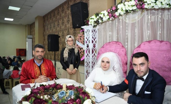 Kartepe’de 2019’da 800 çift dünya evine girdi