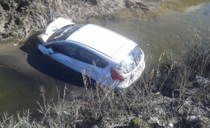 Kaş’ta otomobil kanala uçtu: 1 yaralı