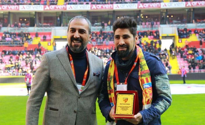 Kayserispor, Cangele’ye plaket verdi