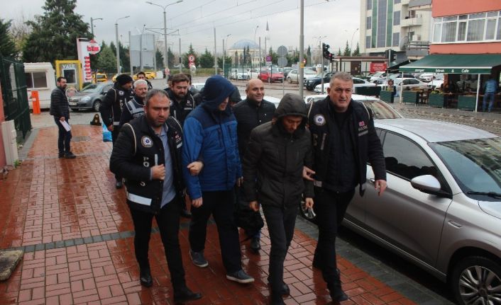 Kocaeli’de FETÖ’den gözaltına alınan 8 şüpheli adliyeye sevk edildi