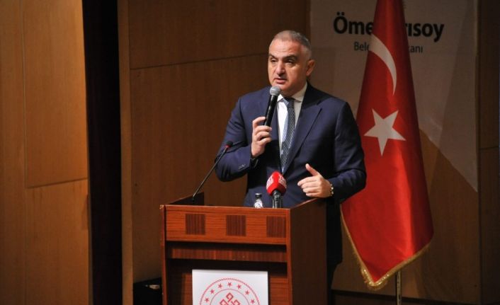 Kültür ve Turizm Bakanı Ersoy, taksici eğitim programında konuştu