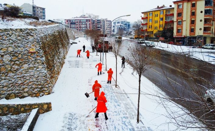 Malatya’da karla yoğun mücadele