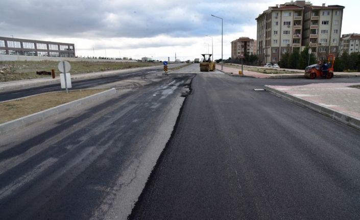 Manisa Şehir Hastanesinin çevre yolları asfaltlanıyor