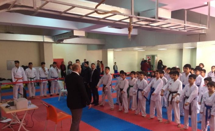 Mardin’de okullar arası karate seçmeleri yapıldı