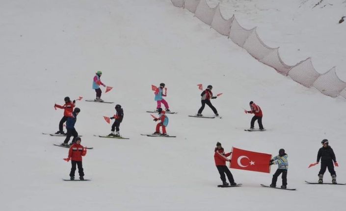 Murat Dağı’nda hem kayak hem hamam keyfi