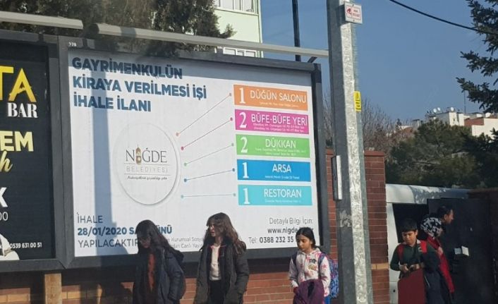 Niğde Belediyesinin İhale ilanları Bilboardlarda