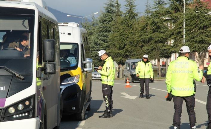 Ordu’da trafik kurallarına uymayan sürücülere ceza yağdı