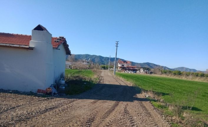 Ortaca’da yol yapım bakım ve tadilat işleri sürüyor