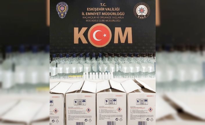 Polisin şüphelendiği araçtan 168 şişe kaçak alkol çıktı