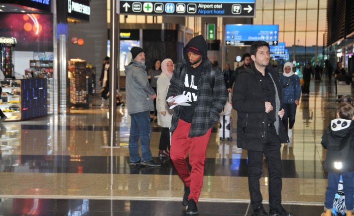 Ryan Babel, İstanbul’dan ayrıldı