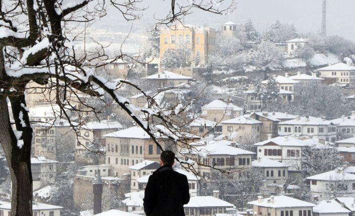 Safranbolu’da eşsiz kar manzaraları