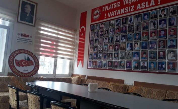 Şehit aileleri derneğinin davetsiz misafiri duygulandırdı