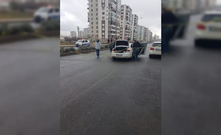 Seyir halindeki aracı durdurup ateş açtı: 1 ölü