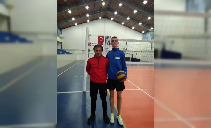 Simavlı genç voleybolcu kampa çağrıldı