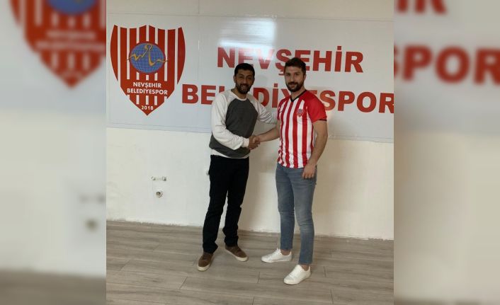 Sinan Uzun artık gollerini Nevşehir Belediyespor için atacak