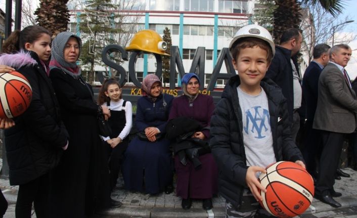 Soma maden şehitleri aileleri, Kobe Bryant’i andı