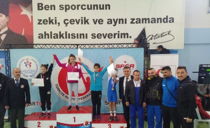 Suna Türküsever Yıldızlar Halter’de Türkiye Şampiyonu