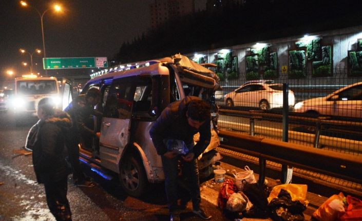 TEM Otoyolu’nda 6 aracın karıştığı zincirleme kaza: 10 yaralı