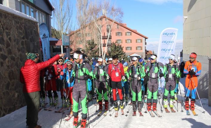 Türkiye’nin ilk Dağ Kayağı Şampiyonası Erzurum’da yapıldı