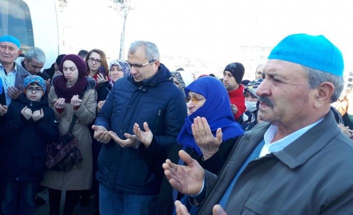 Umre kafilesi kutsal topraklara uğurlandı