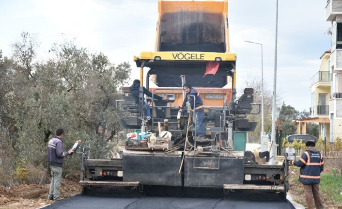 Umurbey’de beş sokağa asfalt