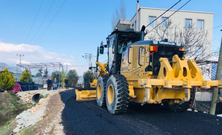 Yeşilköy’de sıcak asfalt çalışması başladı