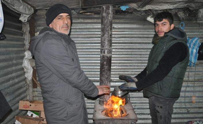 Yüksekova’da soğuk hava hayatı olumsuz Eietkiliyor