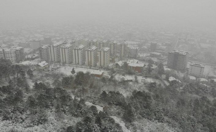 Aydos Ormanı’nda hayran bırakan kar manzarası havadan görüntülendi