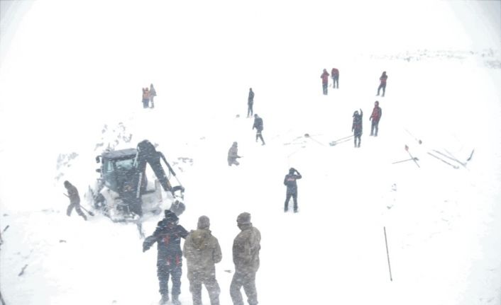 Çığ faciasının yaşandığı bölgede ikinci çığ riski