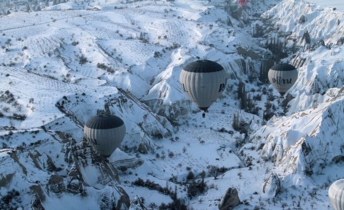 Kapadokya’da balon turlarına kar engeli