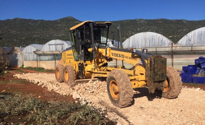 Kaş’ta stabilize yol çalışması sürüyor