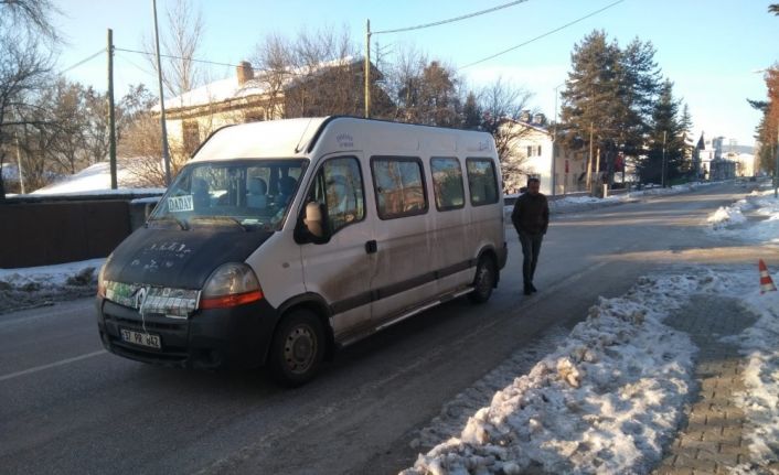 Kastamonu’da yolcu minibüsünün çarptığı yaya yaralandı