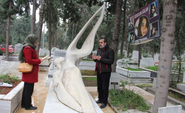 Özgecan’ın ailesinin feryadı: “Her gün ağlıyoruz. Hepimiz ölüyüz”