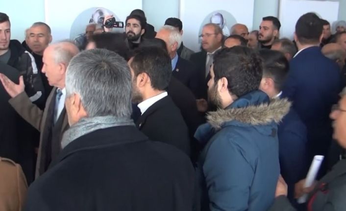 Şanlıurfa’da CHP İl Kongresi olaylı başladı