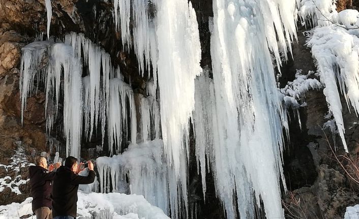 Sason’da sarkıtları 20 metreyi aştı