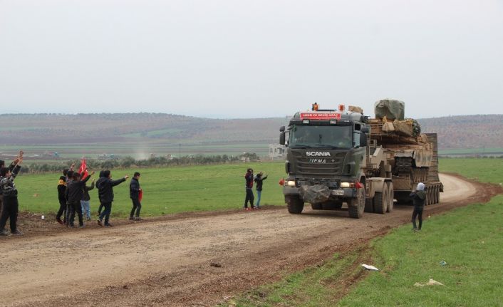 Sınıra tank sevkiyatı